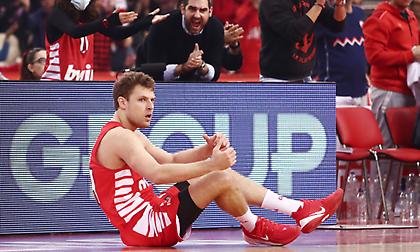 Ολυμπιακός: Αγωνία για Βεζένκοφ ενόψει Παναθηναϊκού, έχασε και τη σημερινή προπόνηση