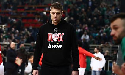 Βεζένκοφ: «Νικήσαμε σε μια δύσκολη έδρα, σε μια όμορφη γιορτινή ατμόσφαιρα»