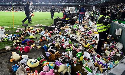 «Βροχή» από λούτρινα αρκουδάκια στο «Μπενίτο Βιγιαμαρίν» και τους φίλους της Μπέτις!