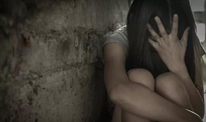 Νεαρή στην Κρήτη κατήγγειλε ότι τη βίαζε και την εξέδιδε ο πατέρας της όταν ήταν ανήλικη