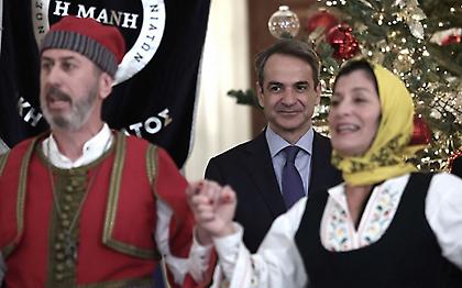 «Κανείς πίσω και όλοι μαζί μπροστά»: Το πρωτοχρονιάτικο μήνυμα του Κυριάκου Μητσοτάκη