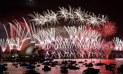 Ο πλανήτης ξεκίνησε να υποδέχεται το 2023 - Η πρώτη Πρωτοχρονιά χωρίς περιορισμούς