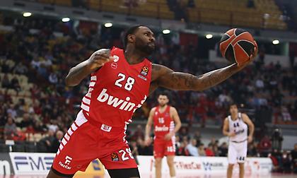 Ανανεώνεται αυτόματα το συμβόλαιο του Ταρίκ Μπλακ στον Ολυμπιακό