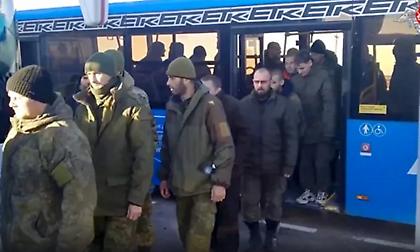 Ρωσία και Ουκρανία απελευθέρωσαν πάνω από 200 αιχμάλωτους πολέμου