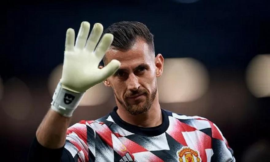 Νιούκαστλ: Επιστρέφει ο Ντουμπράβκα