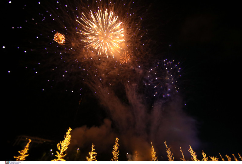 Ο πλανήτης υποδέχτηκε το 2023 με εντυπωσιακά σόου