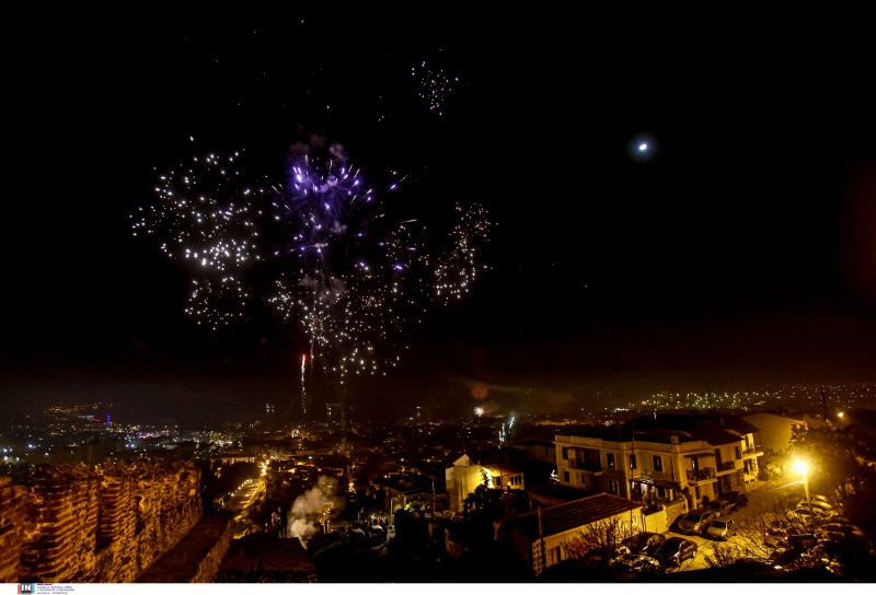 Ο πλανήτης υποδέχτηκε το 2023 με εντυπωσιακά σόου