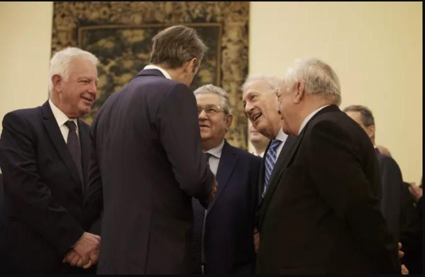 Εκλογές: Διάλογος Μητσοτάκη-Κουτσούμπα στο Προεδρικό Μέγαρο