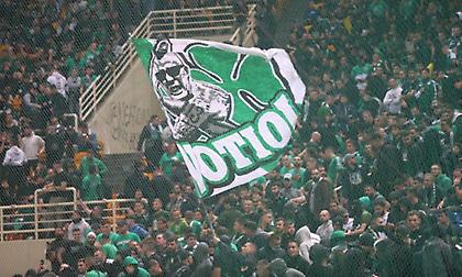 Συνθήματα κατά πάντων με το… τζάμπολ στην Πάτρα από τους οπαδούς του Παναθηναϊκού!