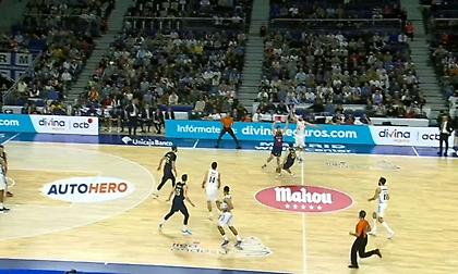 Απίθανος Γιουλ: Έβαλε buzzer beater από το κέντρο κόντρα στην Μπαρτσελόνα!