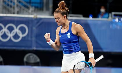 Η Σάκκαρη πήγε να βγάλει selfie με πιτσιρίκα αλλά… έφαγε άκυρο!