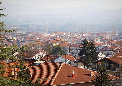 Καιρός: Παραμένει το «καλοκαίρι» - Ηλιοφάνεια με υψηλές θερμοκρασίες, έως και 18 βαθμούς