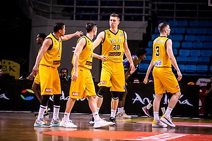 Tα καλάθια της ανατροπής και τα μεγάλα σουτ του Στρέλνιεκς