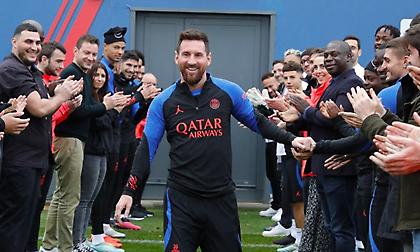 Αποθέωση για τον Παγκόσμιο Πρωταθλητή Μέσι στην προπόνηση της Παρί Σεν Ζερμέν!