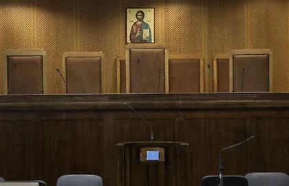 Λάρισα: Μια γυναίκα καταδικάστηκε για ενδοοικογενειακή βία επειδή γρονθοκόπησε το σύζυγό της