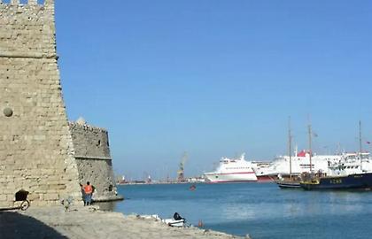 Σώος ο νεαρός που έπεσε από τα ενετικά τείχη Ηρακλείου