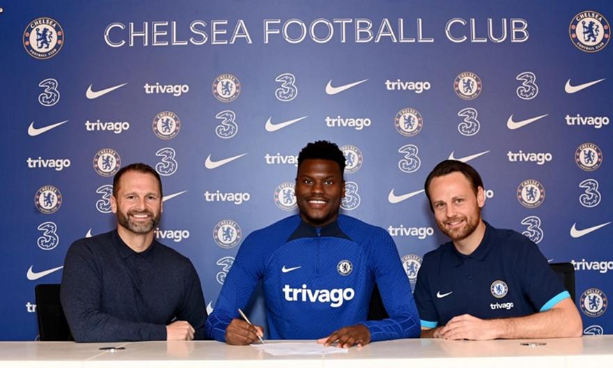 Τσέλσι: Ανακοινώθηκε ο Μπαντιασίλ