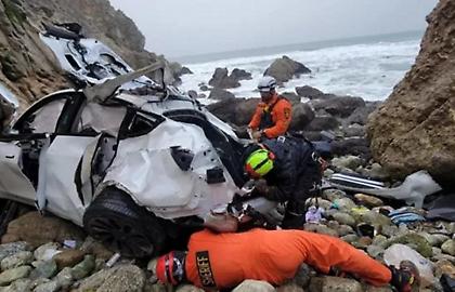 Πατέρας έριξε επίτηδες αμάξι σε γκρεμό-Επέζησε η οικογένεια-Κατηγορείται για απόπειρα ανθρωποκτονίας