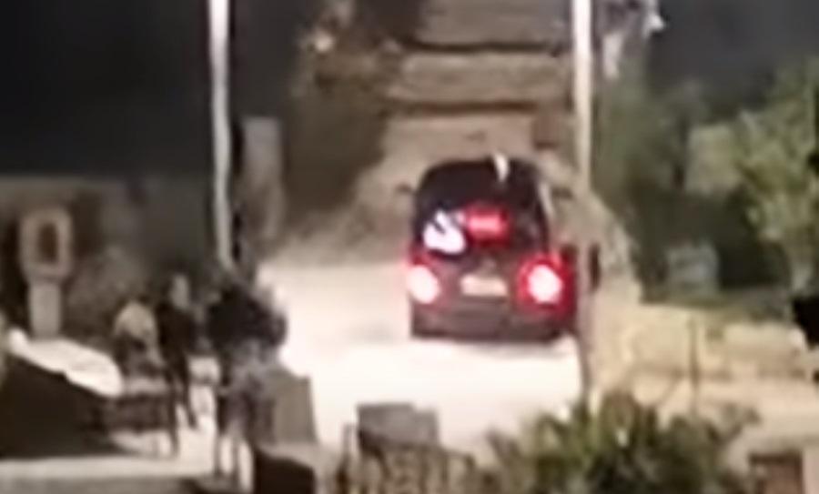 Οδηγός στο Πόρτο Γερμανό προσπάθησε να ανέβει σκαλιά με το αυτοκίνητο!