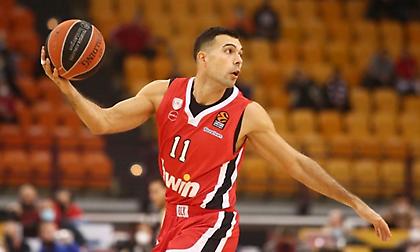 Σλούκας: «Να συνεχίσουμε με την ίδια νοοτροπία, εξαιρετικός ο Πίτερς»