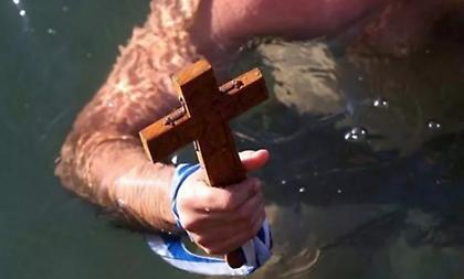 Φθιώτιδα: Σοβαρός τραυματισμός νεαρού που βούτηξε για τον σταυρό