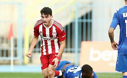 Η φάση της αποβολής του Κωστή για την οποία διαμαρτύρεται ο Ολυμπιακός Β'