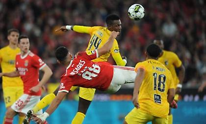 Ζόρικη νίκη για Μπενφίκα