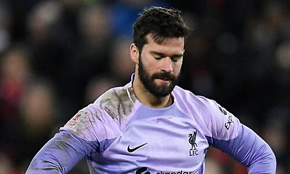 Ο Άλισον έπαθε… Κάριους και η Λίβερπουλ νίλα από τη Γουλβς: 2-2 και ρεβάνς στο «Μολινό»!