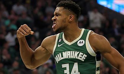 Ο Γιάννης Αντετοκούνμπο επικαλέστηκε τον Μπομπ Σφουγγαράκη για την κατάσταση των Μπακς