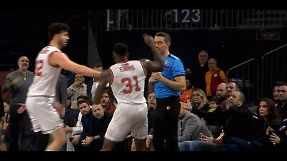 Πήγε να… χιμήξει στον διαιτητή και αποβλήθηκε ο Ένις της Γαλατασαράι!