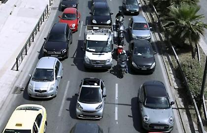 Έμφραγμα στους δρόμους λόγω βροχής-Πού παρατηρούνται τα μεγαλύτερα προβλήματα