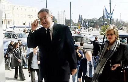 Διυπουργική για το τελετουργικό της κηδείας του τέως βασιλιά Κωνσταντίνου- Στο Τατόι η ταφή