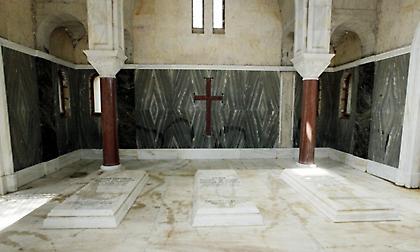 Η ιστορία των βασιλικών τάφων στο Τατόι: Ποιοι έχουν ταφεί εκεί