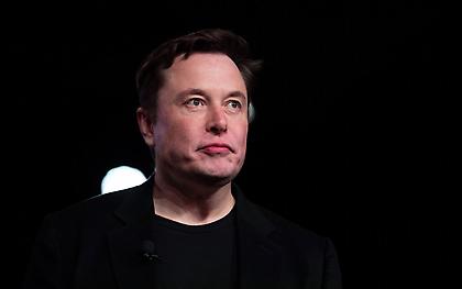 Έλον Μασκ: Μπήκε στο βιβλίο Γκίνες για τη «χασούρα» των 182 δισ.