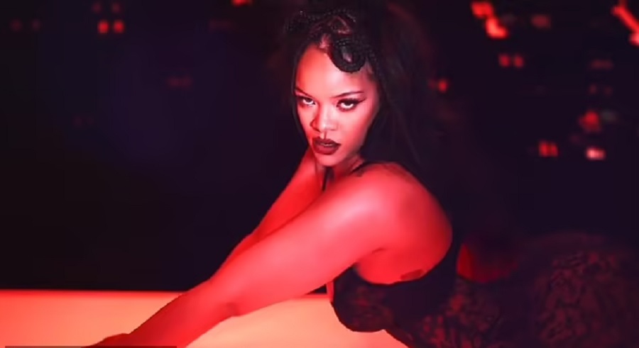 Rihanna: Αποκαλυπτική στη νέα της σειρά με εσώρουχα