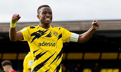 Ανατροπή με Μουκόκο, μένει στη Ντόρτμουντ μέχρι το 2027!