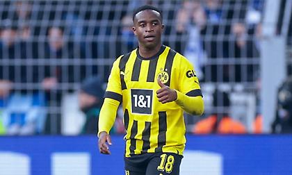 Αμφιβολίες για Μουκόκο: Μπορεί να είναι 22 και όχι 18 ετών