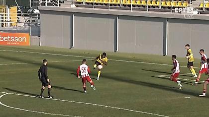 Νέα μεγάλη φάση η ΑΕΚ Β κόντρα σε Ολυμπιακό Β με γυριστό βολέ του Ζίνι