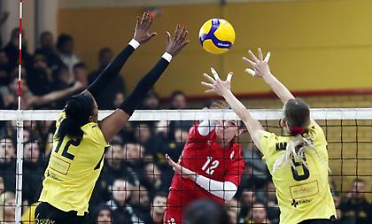 Παράπονα της ΑΕΚ για τη διαιτησία στο ντέρμπι με τον Ολυμπιακό: Μίλησε με τους διαιτητές ο Αλεξίου