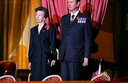 Η αδελφή του Κάρολου, πριγκίπισσα Άννα, στην κηδεία του τέως βασιλιά Κωνσταντίνου