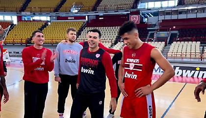 Έσβησαν κεράκια στο ΣΕΦ οι Σλούκας και Αμπόσι