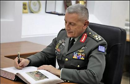 Παρατείνεται για έναν χρόνο η θητεία Φλώρου - Οι νέοι αρχηγοί ΓΕΣ και ΓΕΝ