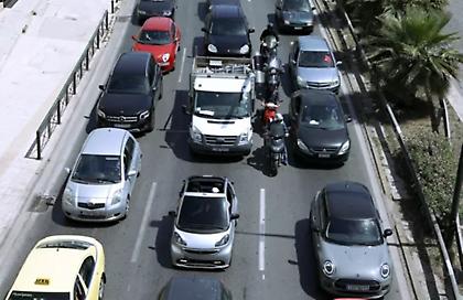 Μποτιλιάρισμα στην Κηφισού λόγω σοβαρού τροχαίου στην Κηφισιά - Τα 13 χλμ φτάνει η ουρά των αυτοκινή