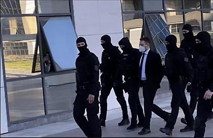 Ασφαλιστικά μέτρα των γονιών του Μπάμπη Αναγνωστόπουλου κατά της οικογένειας της Καρολάιν Κράουτς