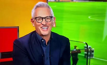 Φάρσα στον Λίνεκερ στον αέρα του BBC με ήχους από ροζ ταινία!