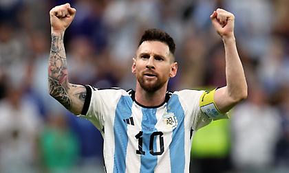 Αυτό ψιθύρισε κοιτώντας στον ουρανό ο Μέσι πριν το νικητήριο πέναλτι του Μοντιέλ