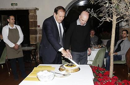 Μαυροειδής και Φλιώνης οι τυχεροί στην κοπή πίτας της ΑΕΚ