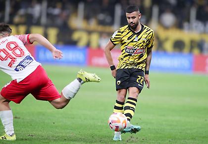 Νέα χαμένη ευκαιρία για το 1-0 της ΑΕΚ από τον Φερνάντες!