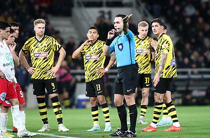 Η φάση που ζήτησε πέναλτι η ΑΕΚ για χέρι του Πεταυράκη