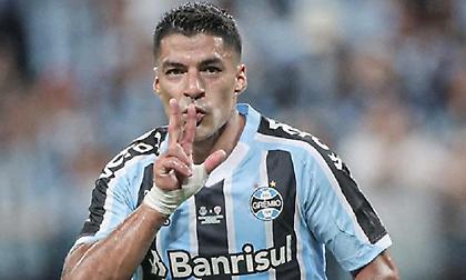 Χατ-τρικ στο ντεμπούτο του με την Γκρέμιο ο Σουάρες